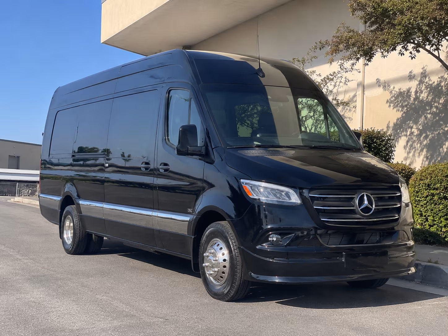 toledo 10 passenger sprinter van