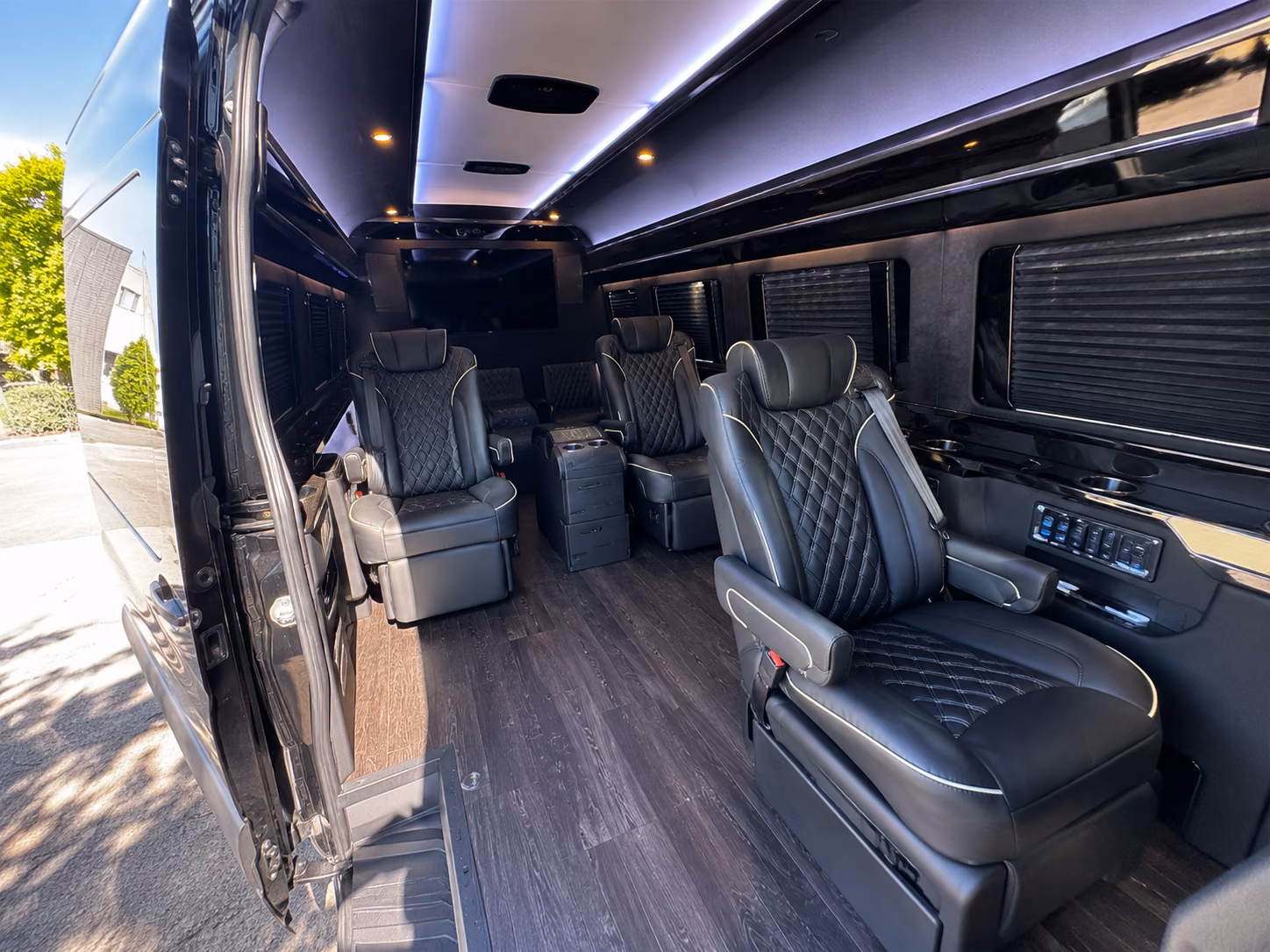 toledo 15 passenger sprinter van inside