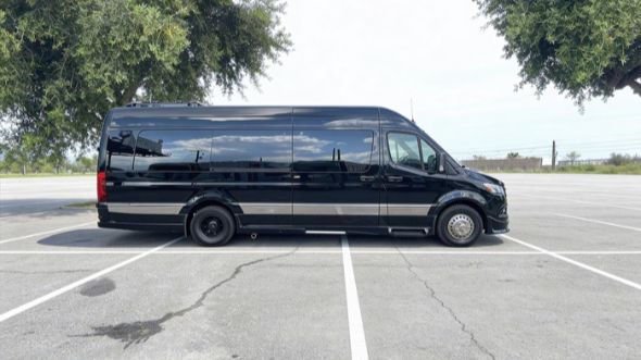 sprinter limousine toledo